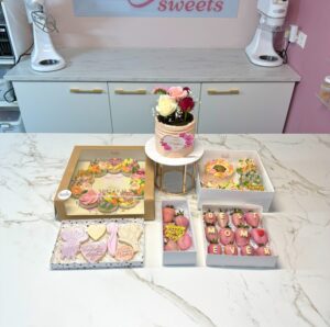 moederdag taart bestellen cupcake choco berries fondant koek sweets sweet box sweetbox